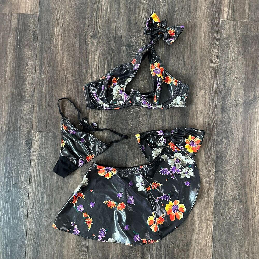 NWOT Savage Fenty Night Blooms Faux Leather 3 Pc Set Bra Panties Skirt Small/34B